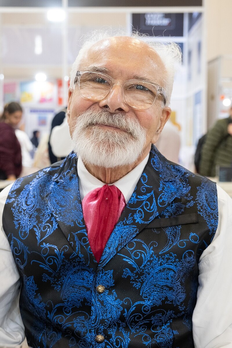 Emre Kongar
